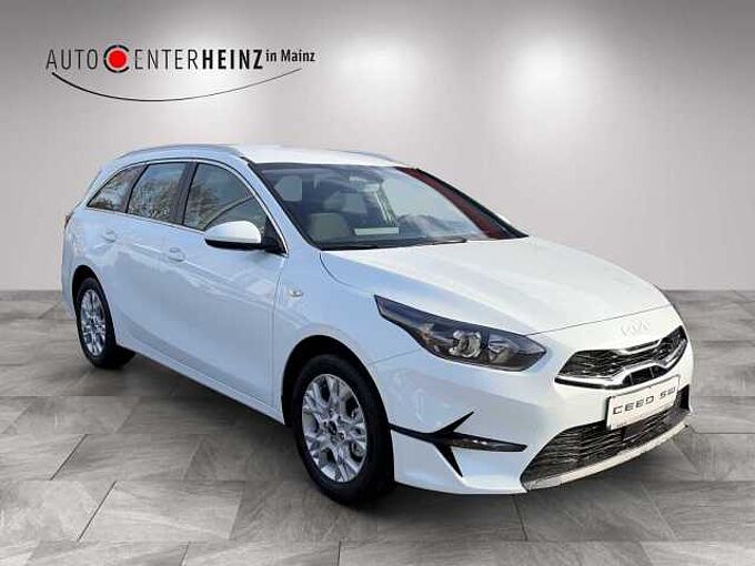 Kia Ceed SW 1.5 T-GDI DCT7 OPF Vision Vision mit Komfort-plus-Paket