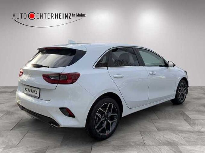Kia Ceed 1.5 T-GDI DCT7 Ultimate Edition Style und Sound-Paket