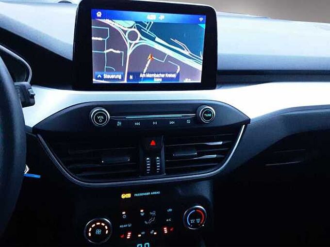 Ford Focus Cool & Connect