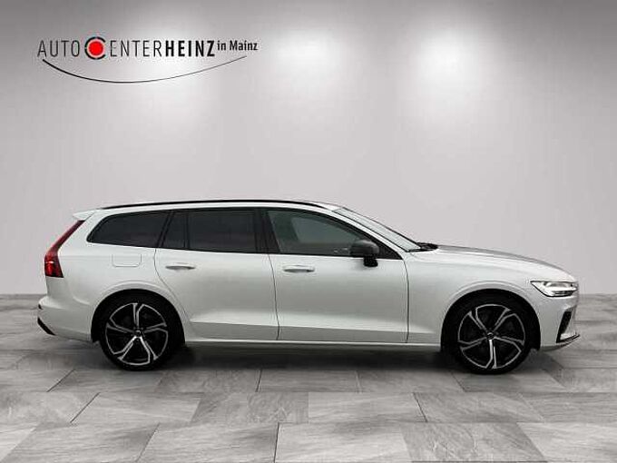 Volvo V60 Plus Dark Recharge Plug-In Hybrid AWD