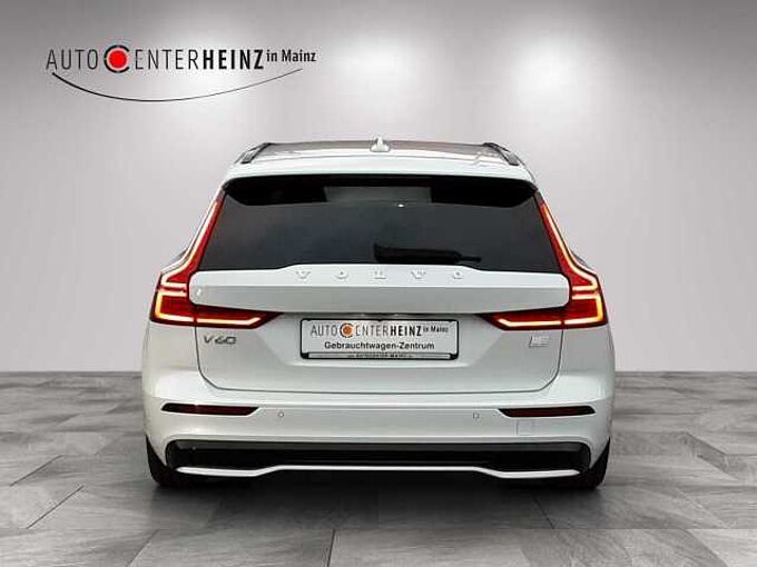 Volvo V60 Plus Dark Recharge Plug-In Hybrid AWD