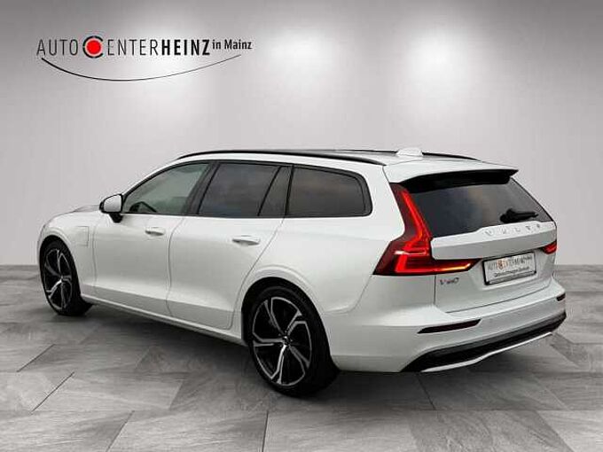 Volvo V60 Plus Dark Recharge Plug-In Hybrid AWD