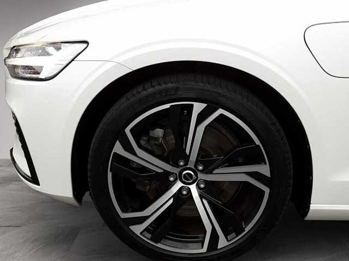 Volvo V60 Plus Dark Recharge Plug-In Hybrid AWD