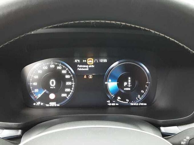 Volvo V60 R Design Recharge Plug-In Hybrid AWD