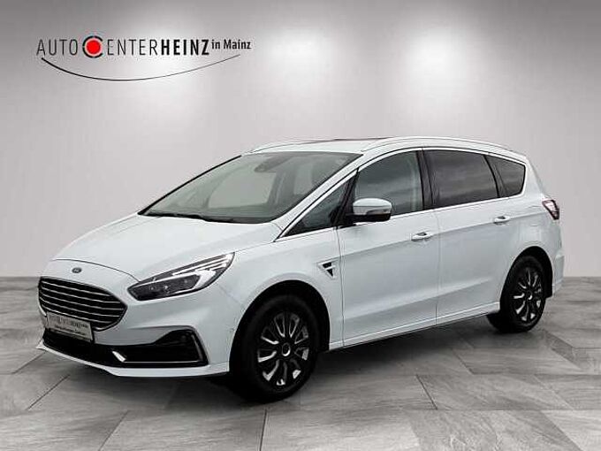 Ford S-Max Hybrid Titanium