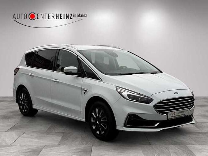 Ford S-Max Hybrid Titanium
