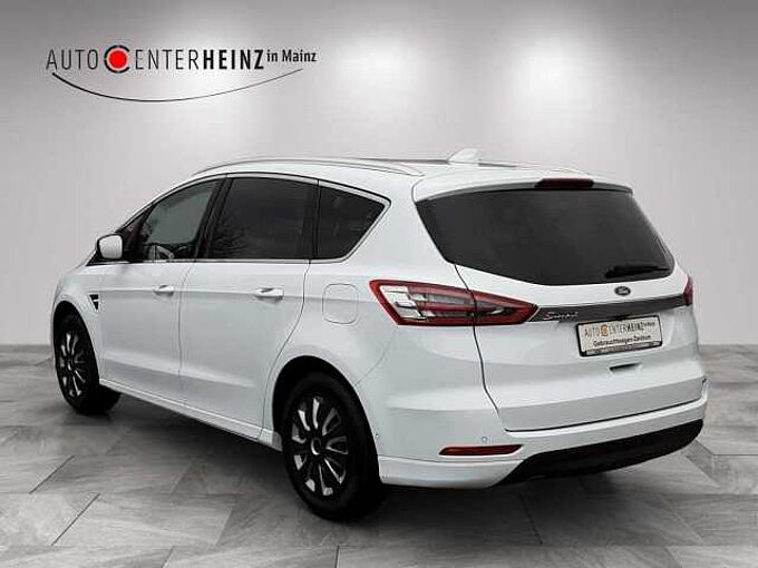 Ford S-Max Hybrid Titanium