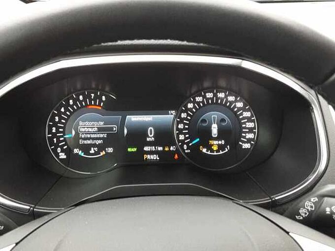 Ford S-Max Hybrid Titanium