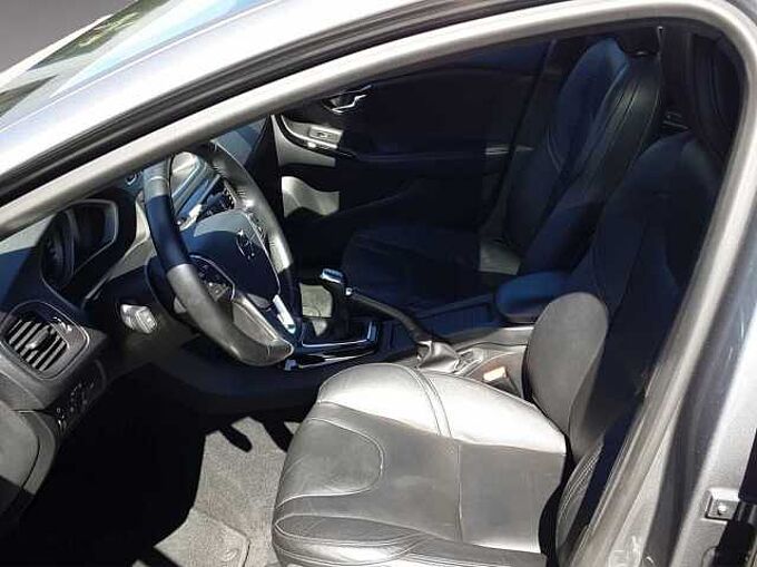 Volvo V40 Linje Svart