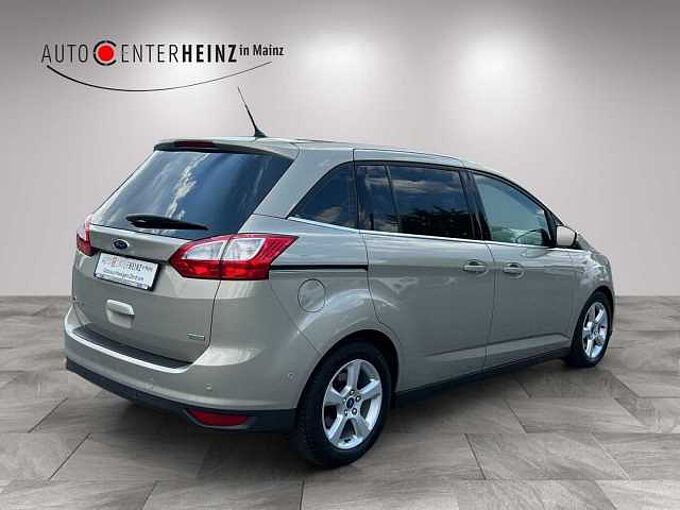 Ford Grand C-Max Titanium