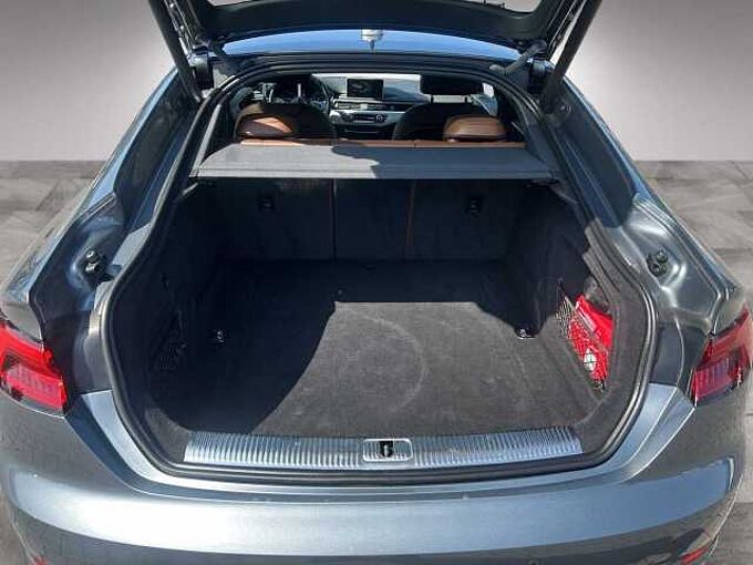 Audi A5 quattro basis