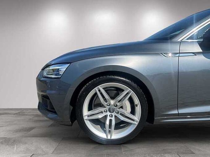 Audi A5 quattro basis