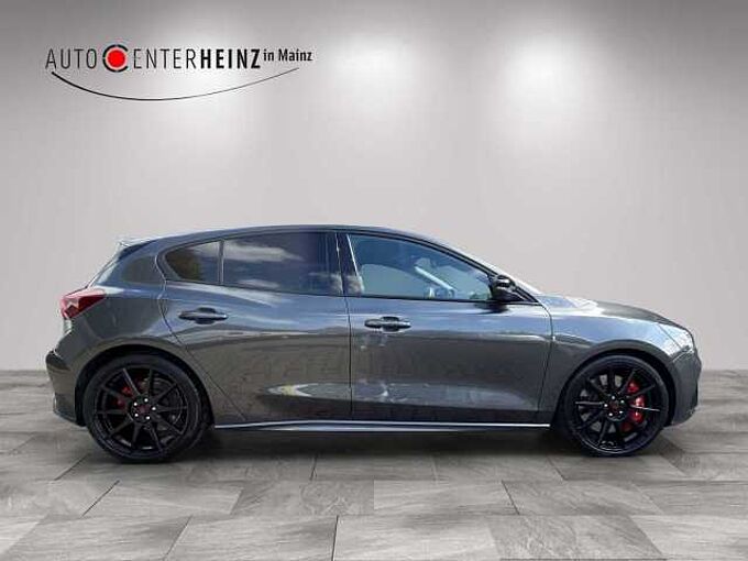 Ford Focus ST X