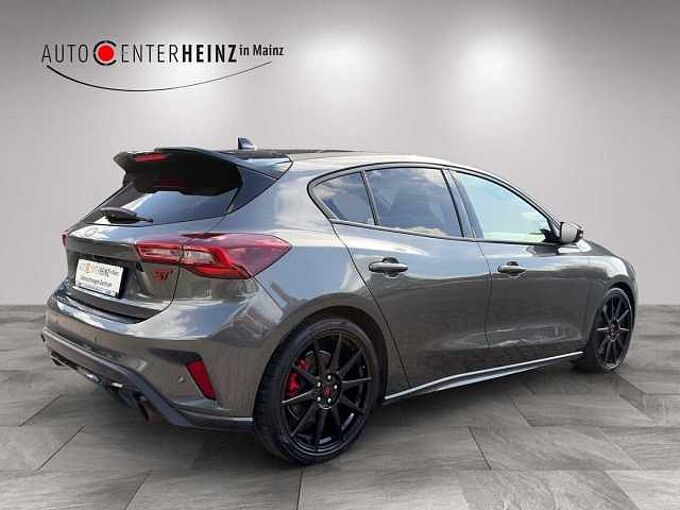 Ford Focus ST X
