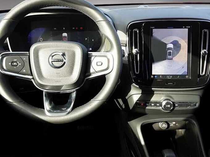Volvo XC 40 Plus Black Edition 2WD
