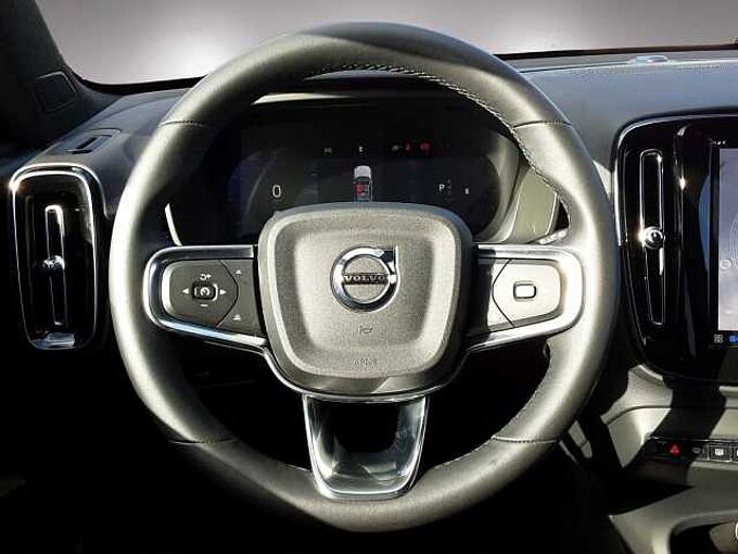 Volvo XC 40 Plus Black Edition 2WD