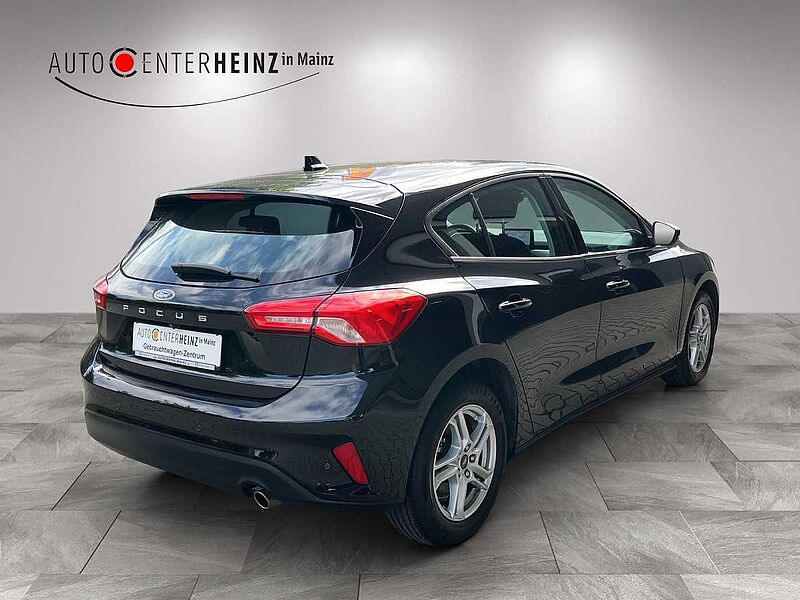 Ford Focus Cool & Connect