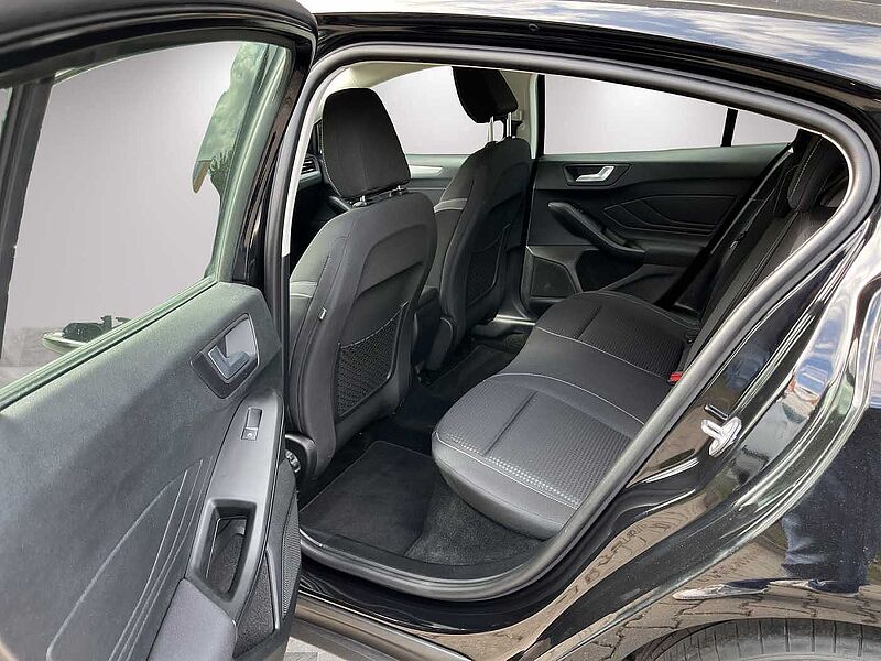 Ford Focus Cool & Connect