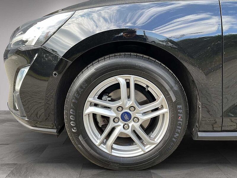 Ford Focus Cool & Connect