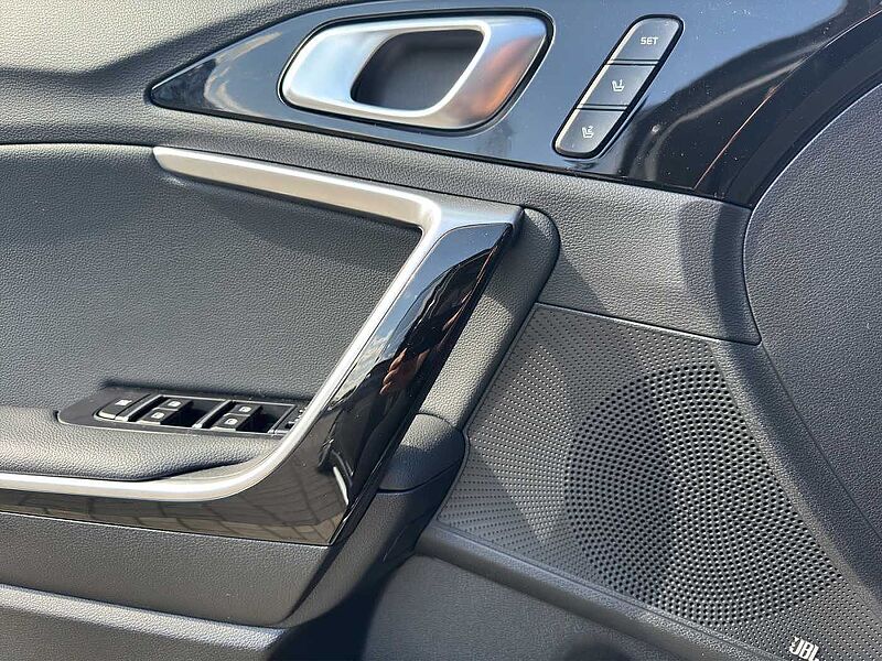 Kia Ceed 1.5 T-GDI DCT7 OPF GT Line Tech. -, Leder. -, und Performance-Paket + Glasdach