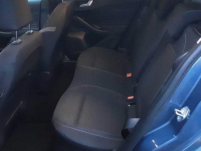 Ford Focus Cool & Connect