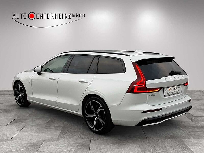 Volvo V60 Plus Dark Recharge Plug-In Hybrid AWD