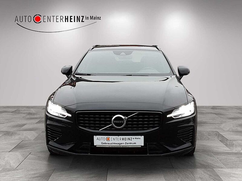 Volvo V60 R Design Recharge Plug-In Hybrid AWD