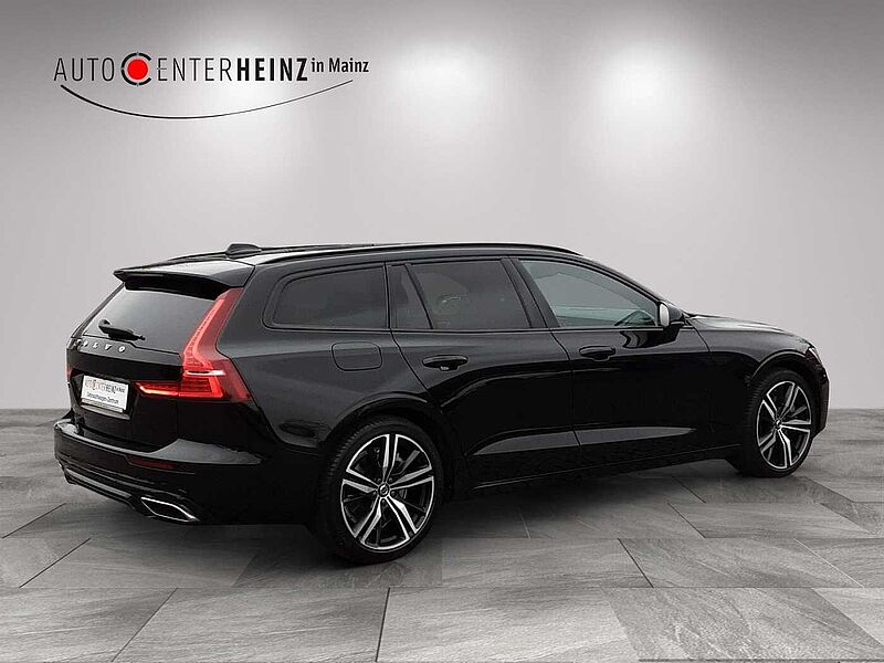 Volvo V60 R Design Recharge Plug-In Hybrid AWD