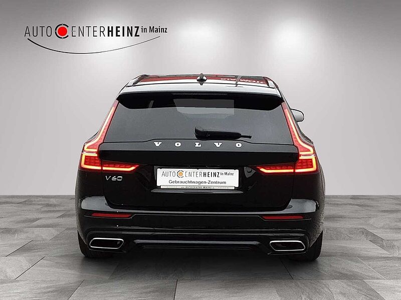 Volvo V60 R Design Recharge Plug-In Hybrid AWD