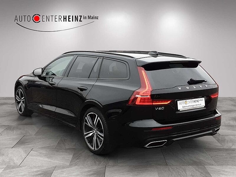 Volvo V60 R Design Recharge Plug-In Hybrid AWD