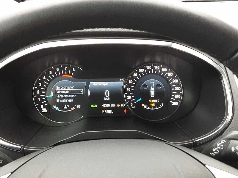 Ford S-Max Hybrid Titanium