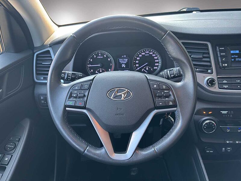 Hyundai Tucson blue Classic 2WD