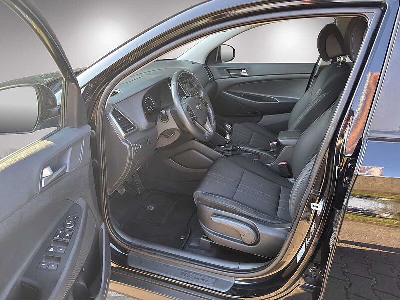 Hyundai Tucson blue Classic 2WD