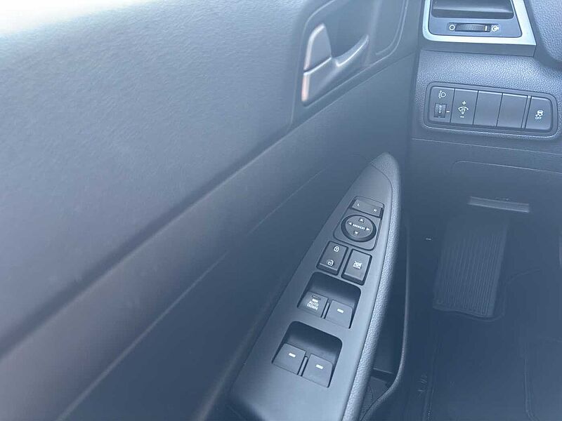 Hyundai Tucson blue Classic 2WD