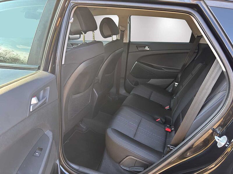 Hyundai Tucson blue Classic 2WD