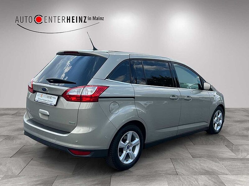 Ford Grand C-Max Titanium