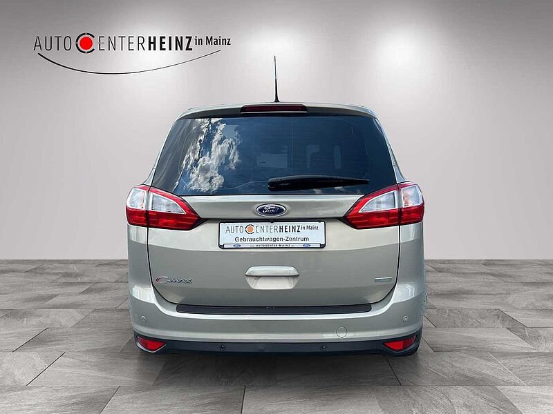 Ford Grand C-Max Titanium