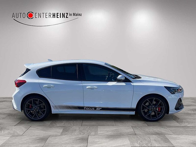 Ford Focus ST X