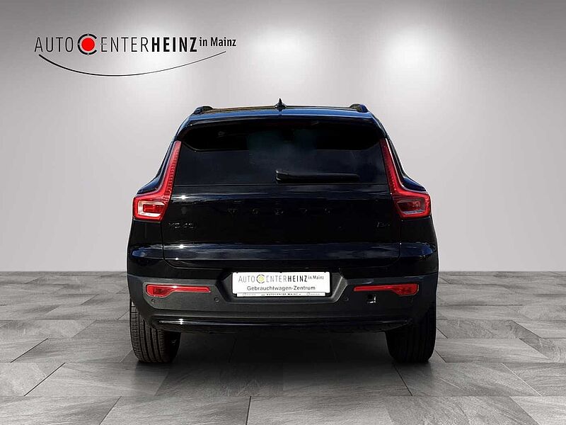 Volvo XC 40 Plus Black Edition 2WD