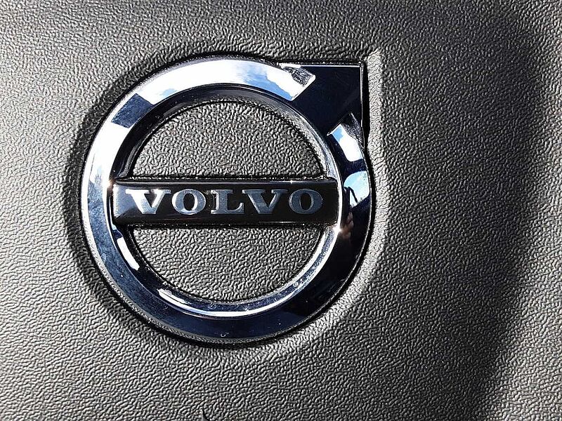 Volvo XC 40 Plus Black Edition 2WD