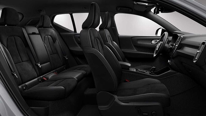 Volvo XC40 Plus, B4 Mild-Hybrid, Benzin, Dark