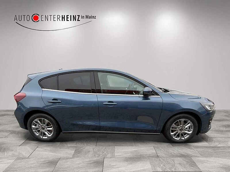 Ford Focus 1.0 EcoBoost Hybrid TITANIUM X